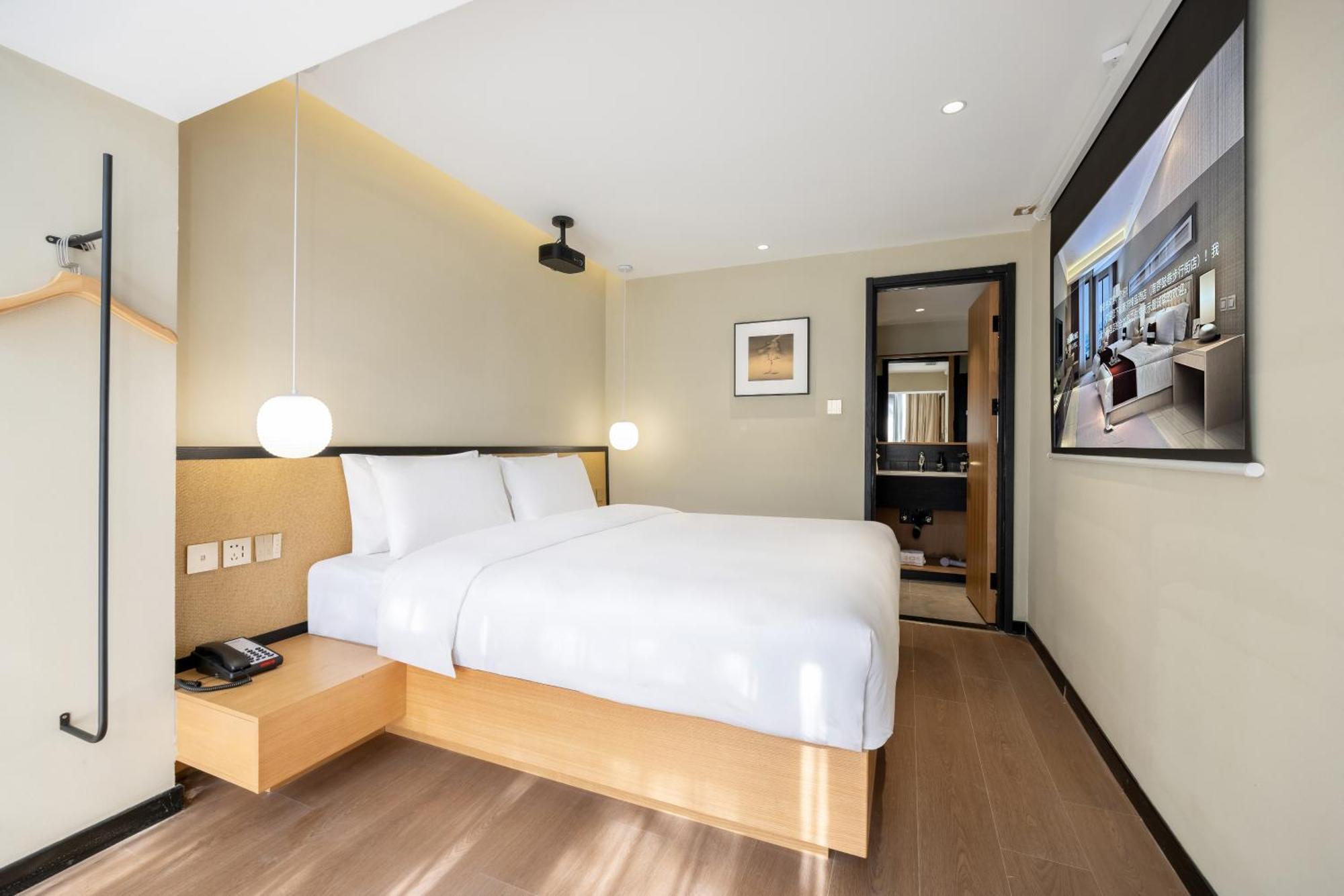 Beijing Tangfu Nanluoguxiang Wang Fu Jing Forbidden City Snack Street Hotel,1 Stop Walking To Airport Express,3 Stop To Tiananmen&Free Laundry Dry Service &Professional Free Tour Ticket Service With English Speaking Staff Экстерьер фото