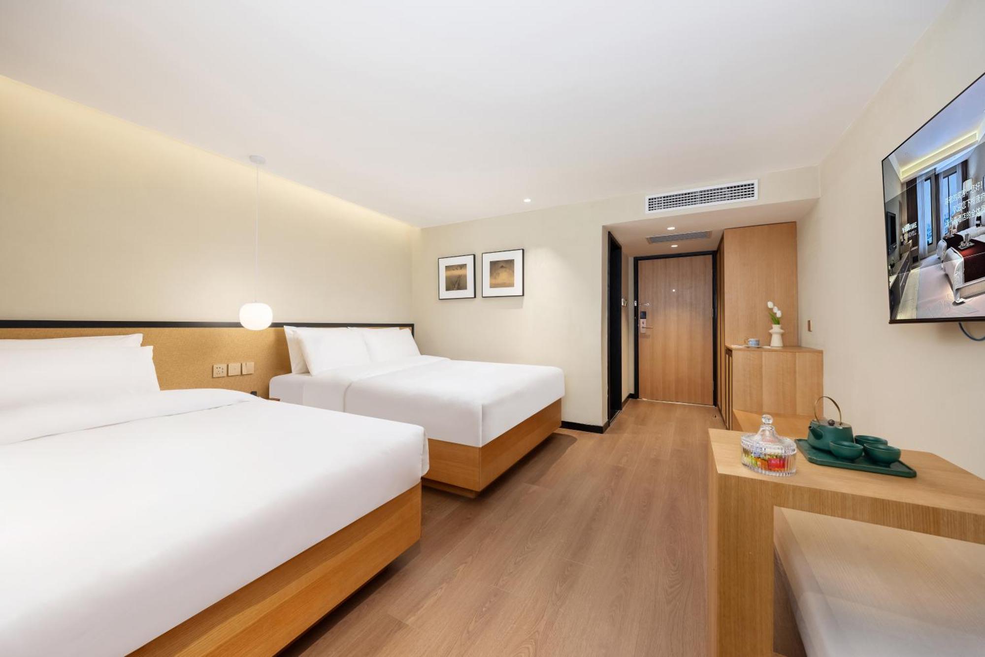 Beijing Tangfu Nanluoguxiang Wang Fu Jing Forbidden City Snack Street Hotel,1 Stop Walking To Airport Express,3 Stop To Tiananmen&Free Laundry Dry Service &Professional Free Tour Ticket Service With English Speaking Staff Экстерьер фото