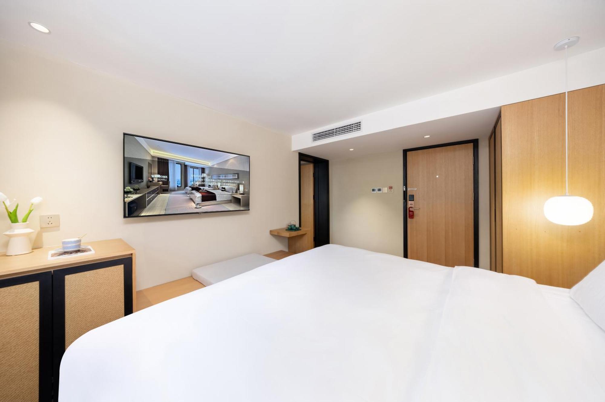 Beijing Tangfu Nanluoguxiang Wang Fu Jing Forbidden City Snack Street Hotel,1 Stop Walking To Airport Express,3 Stop To Tiananmen&Free Laundry Dry Service &Professional Free Tour Ticket Service With English Speaking Staff Экстерьер фото