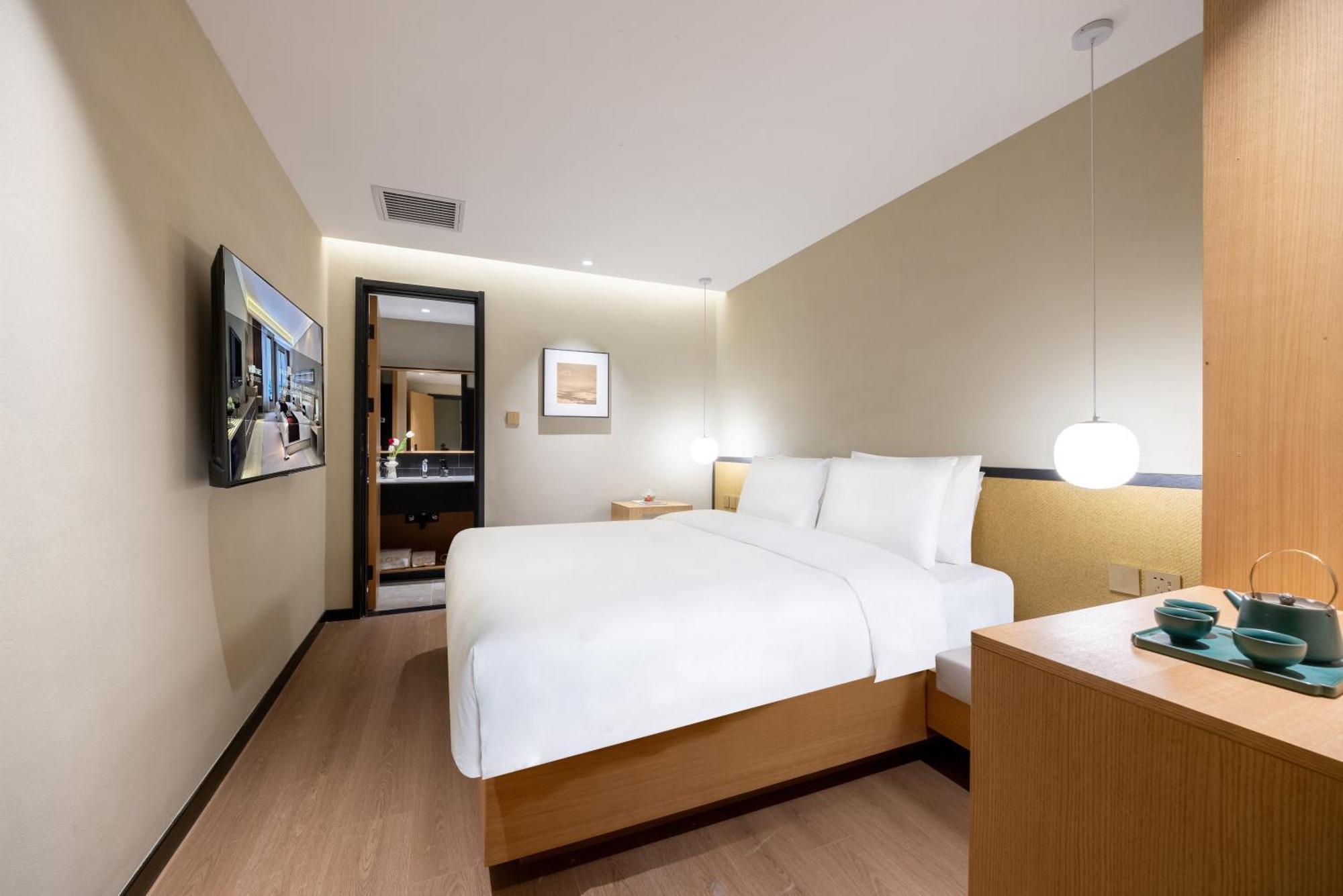 Beijing Tangfu Nanluoguxiang Wang Fu Jing Forbidden City Snack Street Hotel,1 Stop Walking To Airport Express,3 Stop To Tiananmen&Free Laundry Dry Service &Professional Free Tour Ticket Service With English Speaking Staff Экстерьер фото