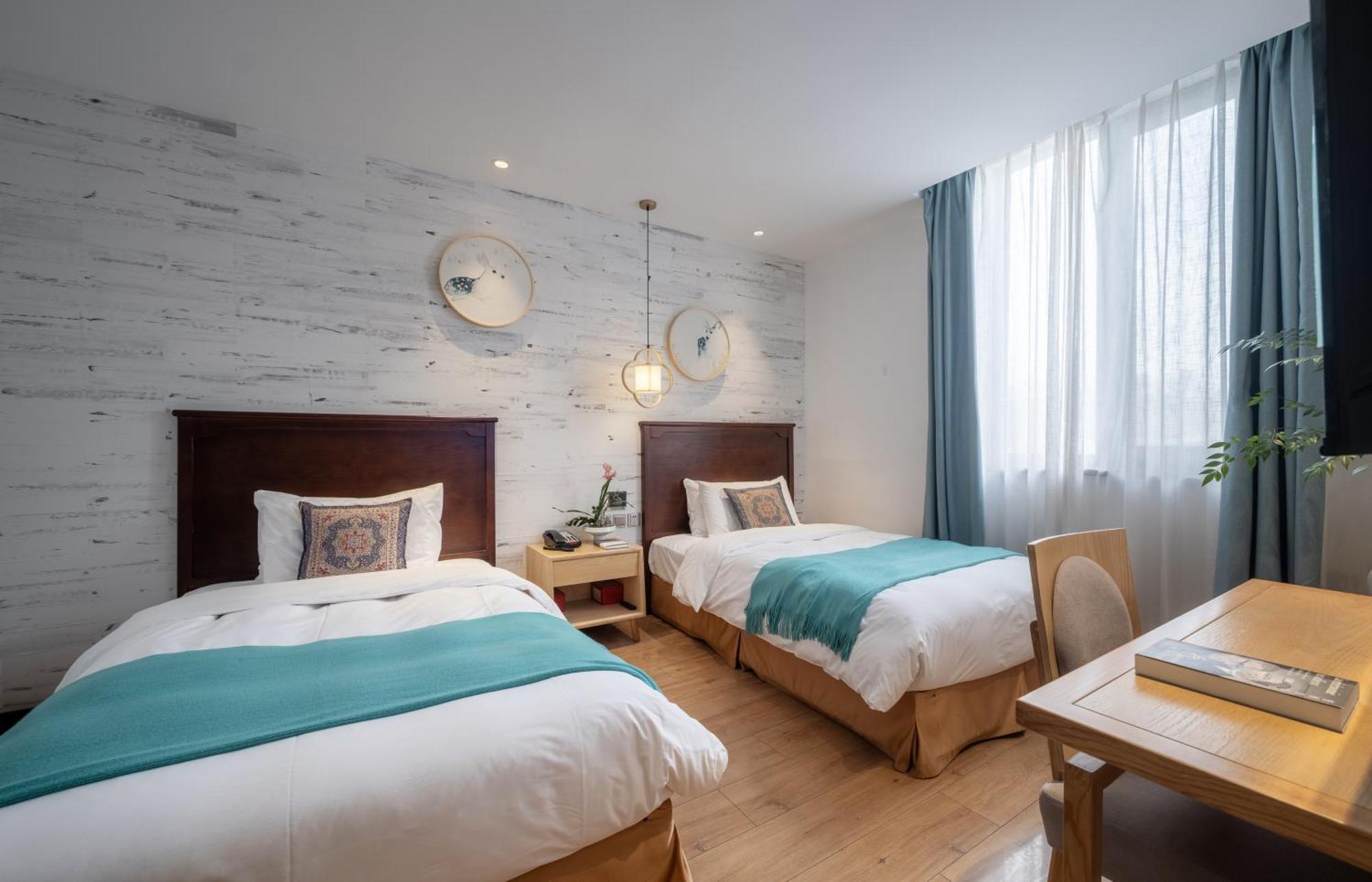 Beijing Tangfu Nanluoguxiang Wang Fu Jing Forbidden City Snack Street Hotel,1 Stop Walking To Airport Express,3 Stop To Tiananmen&Free Laundry Dry Service &Professional Free Tour Ticket Service With English Speaking Staff Экстерьер фото
