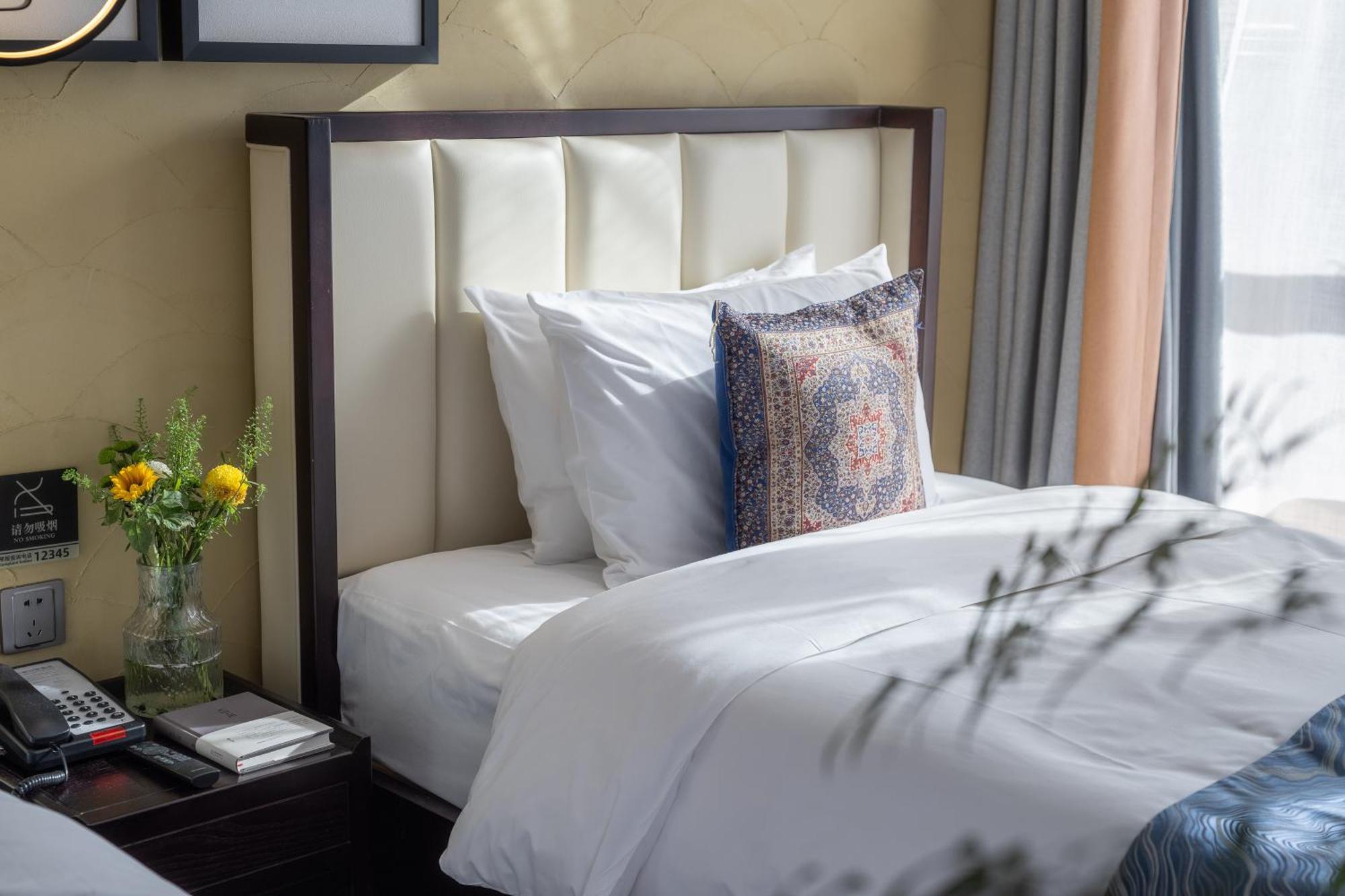 Beijing Tangfu Nanluoguxiang Wang Fu Jing Forbidden City Snack Street Hotel,1 Stop Walking To Airport Express,3 Stop To Tiananmen&Free Laundry Dry Service &Professional Free Tour Ticket Service With English Speaking Staff Экстерьер фото